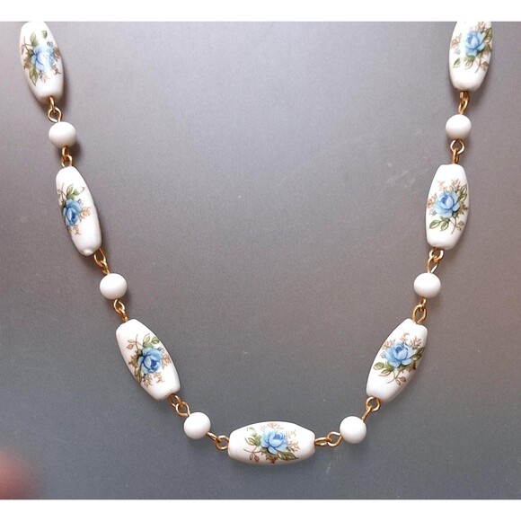 Unbranded Jewelry - Vintage Blue Roses Glass Bead Necklace
